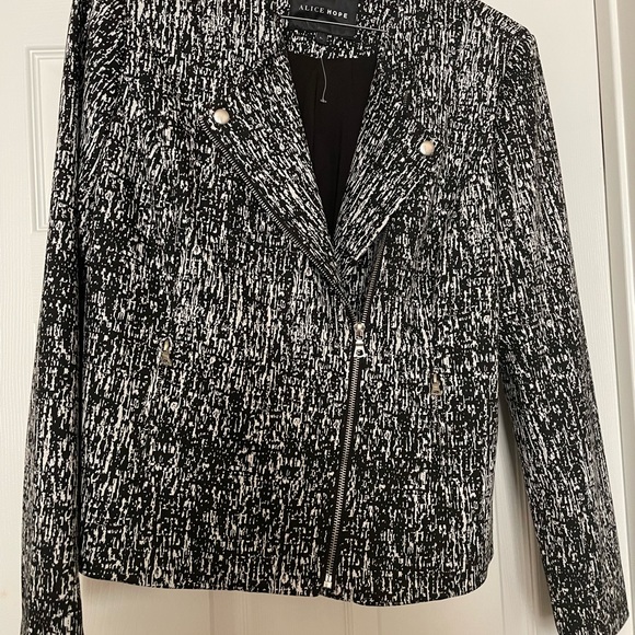 Worn once. Woman’s blazer. - Picture 1 of 3